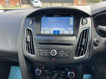 FORD FOCUS 1.0 T EcoBoost Titanium