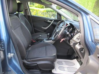VAUXHALL ASTRA 1.4 16v Excite Euro 5 5dr