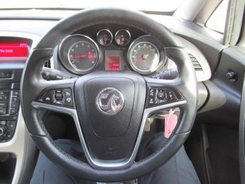 VAUXHALL ASTRA 1.4 16v Excite Euro 5 5dr
