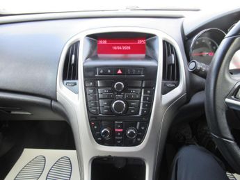 VAUXHALL ASTRA 1.4 16v Excite Euro 5 5dr