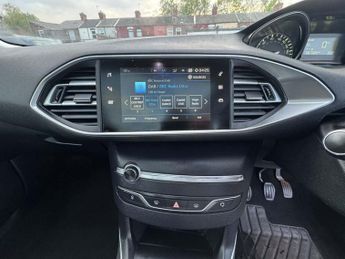 PEUGEOT 308 1.5 BlueHDi Allure