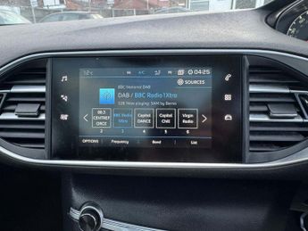 PEUGEOT 308 1.5 BlueHDi Allure