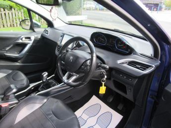 PEUGEOT 2008 1.6 e-HDi Allure Euro 5 (s/s) 5dr