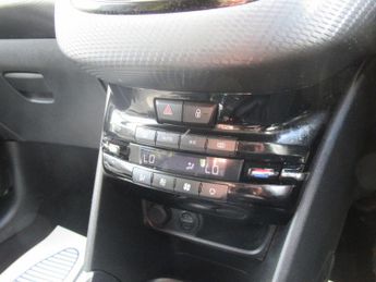 PEUGEOT 2008 1.6 e-HDi Allure Euro 5 (s/s) 5dr