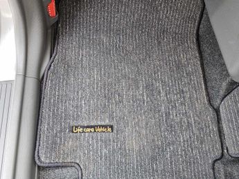 NISSAN CUBE Wellfare Vehicle