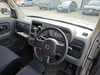 NISSAN CUBE Wellfare Vehicle