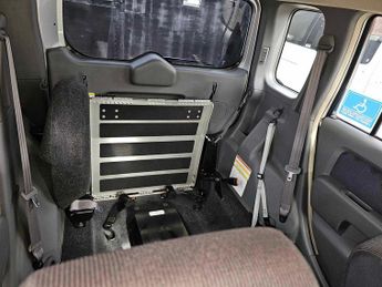 NISSAN CUBE Wellfare Vehicle