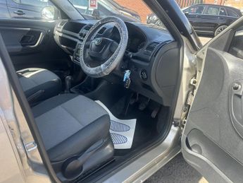 SKODA FABIA 1.2 12V S