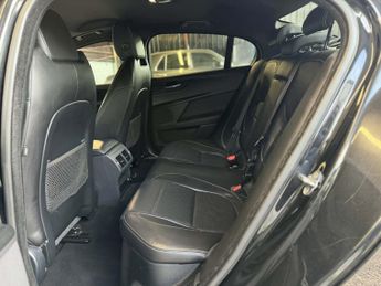 JAGUAR XE 2.0 d R-Sport