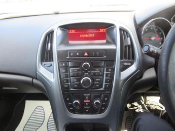 VAUXHALL ASTRA 1.4 16v Exclusiv Euro 5 5dr