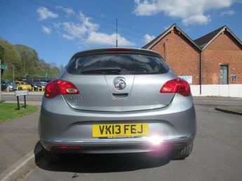 VAUXHALL ASTRA 1.4 16v Exclusiv Euro 5 5dr