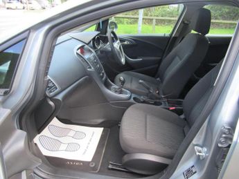 VAUXHALL ASTRA 1.4 16v Exclusiv Euro 5 5dr