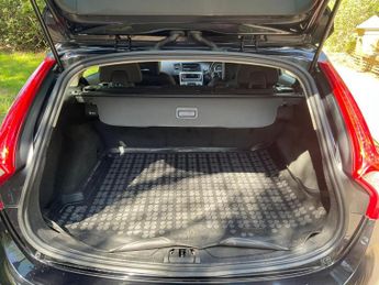 VOLVO V60 2.0 D3 R-Design Geartronic Euro 5 (s/s) 5dr