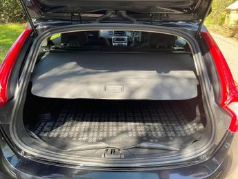 VOLVO V60 2.0 D3 R-Design Geartronic Euro 5 (s/s) 5dr