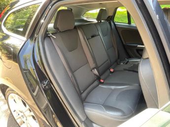 VOLVO V60 2.0 D3 R-Design Geartronic Euro 5 (s/s) 5dr