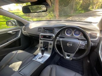 VOLVO V60 2.0 D3 R-Design Geartronic Euro 5 (s/s) 5dr