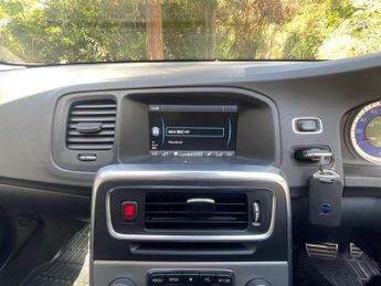 VOLVO V60 2.0 D3 R-Design Geartronic Euro 5 (s/s) 5dr