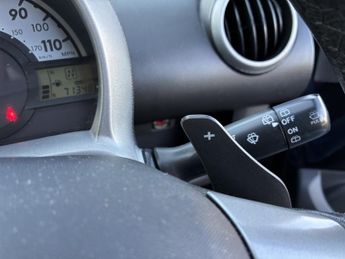 PEUGEOT 107 1.0 12V Active