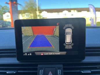 AUDI Q5 2.0 TDI S line