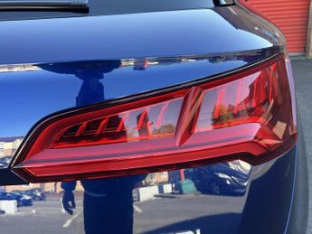 AUDI Q5 2.0 TDI S line