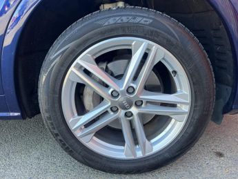 AUDI Q5 2.0 TDI S line