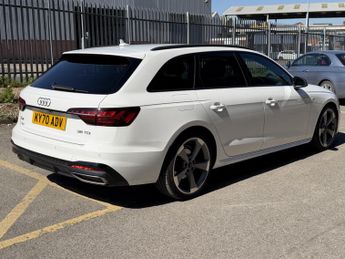 AUDI A4 AVANT 2.0 TDI 35 Black Edition