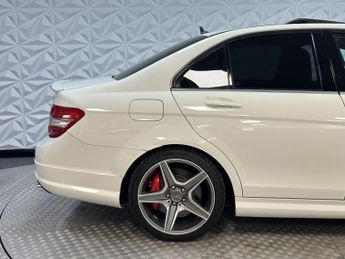 MERCEDES-BENZ C CLASS 6.3 C63 V8 AMG