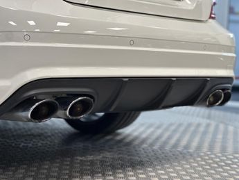 MERCEDES-BENZ C CLASS 6.3 C63 V8 AMG
