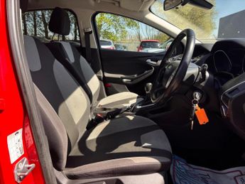 FORD FOCUS 1.0T EcoBoost Zetec Euro 5 (s/s) 5dr