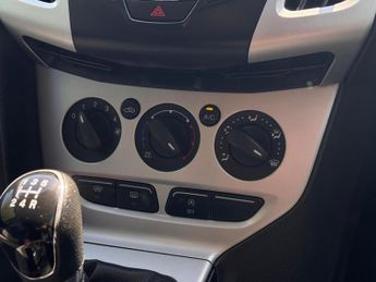 FORD FOCUS 1.0T EcoBoost Zetec Euro 5 (s/s) 5dr