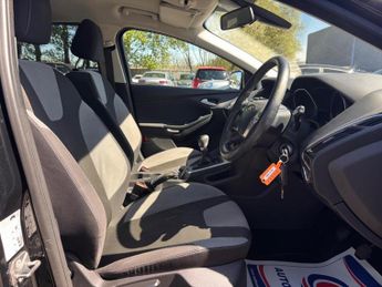 FORD FOCUS 1.0T EcoBoost Zetec Euro 5 (s/s) 5dr