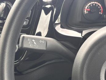 VOLKSWAGEN UP! 1.0 High up! ASG Euro 5 5dr