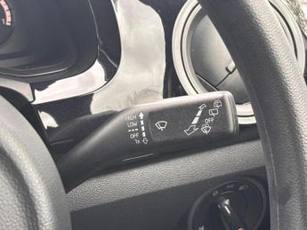 VOLKSWAGEN UP! 1.0 High up! ASG Euro 5 5dr