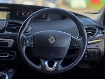 RENAULT SCENIC 1.5 Dynamique TomTom dCi 110 EDC Auto