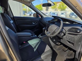 RENAULT SCENIC 1.5 Dynamique TomTom dCi 110 EDC Auto