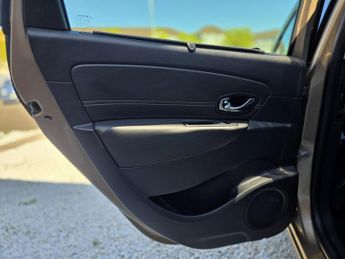 RENAULT SCENIC 1.5 Dynamique TomTom dCi 110 EDC Auto