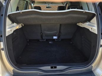 RENAULT SCENIC 1.5 Dynamique TomTom dCi 110 EDC Auto