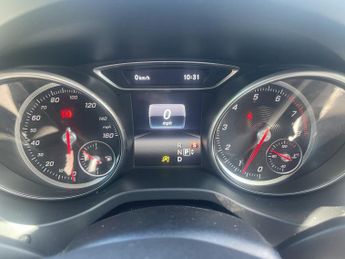 MERCEDES-BENZ GLA 1.6 GLA180 Urban Edition