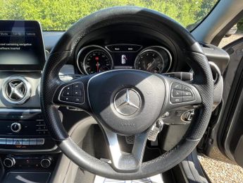 MERCEDES-BENZ GLA 1.6 GLA180 Urban Edition