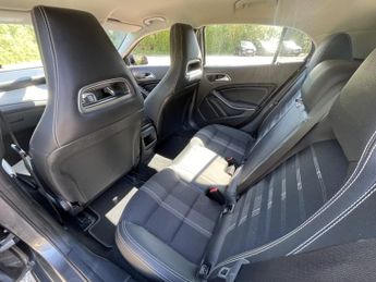 MERCEDES-BENZ GLA 1.6 GLA180 Urban Edition