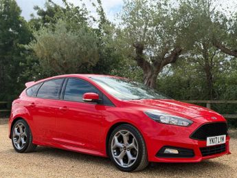 Ford Focus 2.0 T EcoBoost ST-2