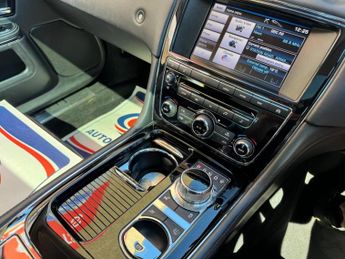 JAGUAR XJ 3.0d V6 Portfolio Auto Euro 5 (s/s) 4dr