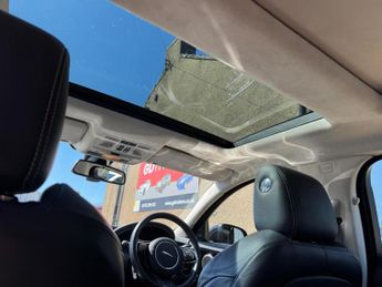 JAGUAR XJ 3.0d V6 Portfolio Auto Euro 5 (s/s) 4dr