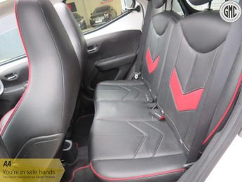 TOYOTA AYGO 1.0 VVT-i x-claim x-Shift Automatic Convertible