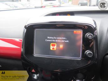 TOYOTA AYGO 1.0 VVT-i x-claim x-Shift Automatic Convertible