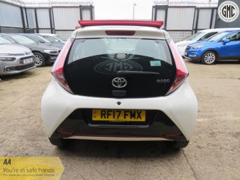 TOYOTA AYGO 1.0 VVT-i x-claim x-Shift Automatic Convertible