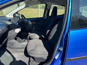 PEUGEOT 107 1.0 12V Active