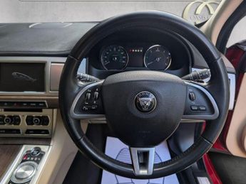 JAGUAR XF 2.2d Luxury Auto Euro 5 (s/s) 4dr