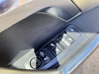 PEUGEOT 2008 1.6 e-HDi Allure