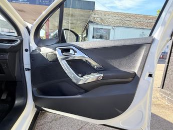 PEUGEOT 2008 1.6 e-HDi Allure